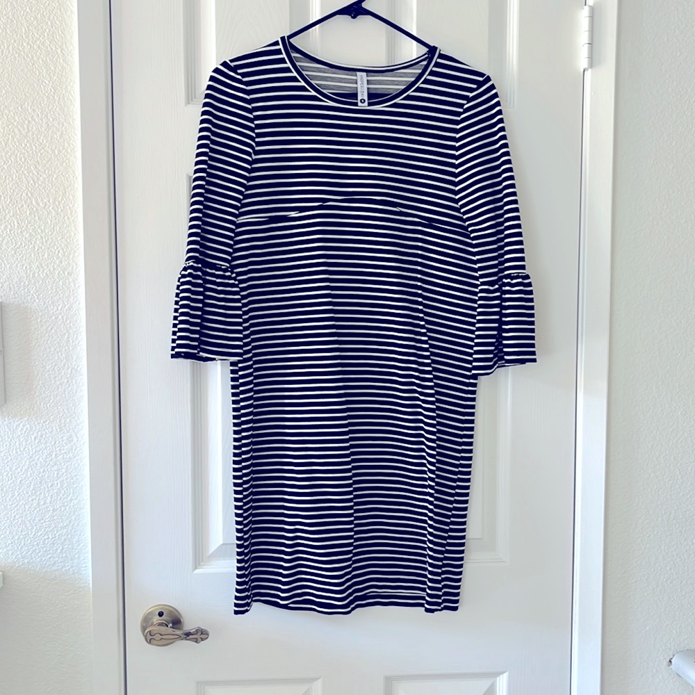Harper Bay says small, black and white striped nursing dress